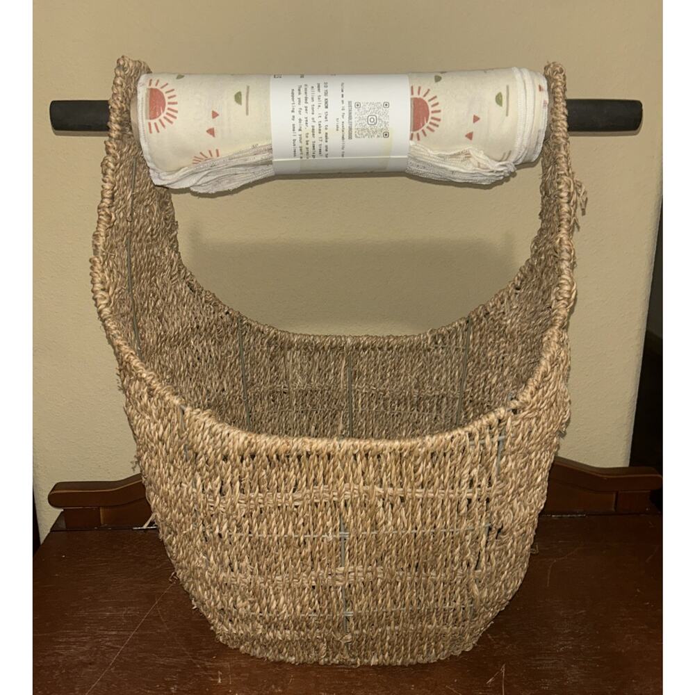 Large Beautiful Vintage Woven Seagrass Basket w/ Wood Handle + Reusable Towels